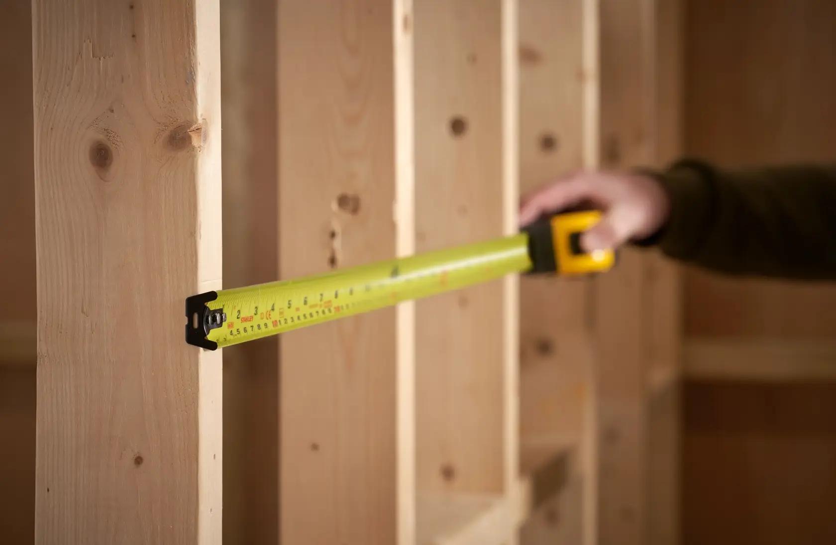 FATMAX® 10m/33-ft (32mm Wide) Tape Measure With BladeArmor®